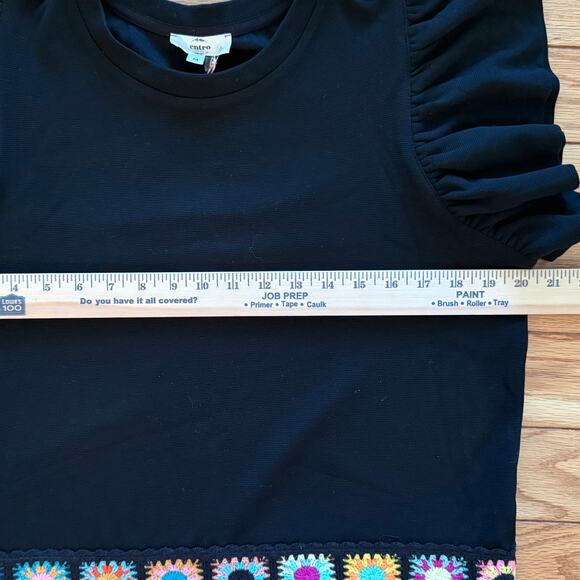 NWT Entro Black Ruffled Sleeve Colorful Crochet Hem Boho Chic Women's Top Medium - Picture 3 of 8